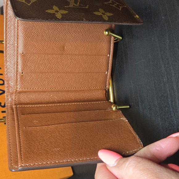 LOUIS VUITTON BROWN MONOGRAM ELOISE COMPACT WALLET - Picture 7 of 8